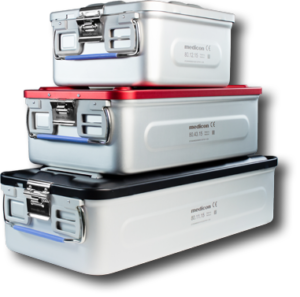 Drei Sterilisationscontainer