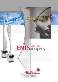 Titelbild einer medizinischen Broschüre mit dem Titel „ENT Surgery“. Die Abkürzung steht für „Ear, Nose, and Throat“ (HNO in Deutsch, ORL in Französisch). Das Design zeigt moderne, abstrahierte Skulpturen sowie eine grafische Darstellung des menschlichen Kopfes mit Fokus auf den Gehörgang. Linien und Pfeile visualisieren den Schallweg zum Ohr. Oben links ist ein Bild mit chirurgischen Instrumenten zu sehen. Unten befindet sich das Logo von „medicon Instrumente – the art of surgery“.